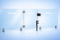 Porte en verre trempé (10 mm) 46 pouces de hauteur– 8 trous
